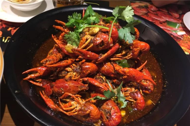 川流不息小龙虾